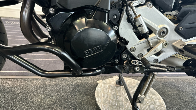 BMW F900 R